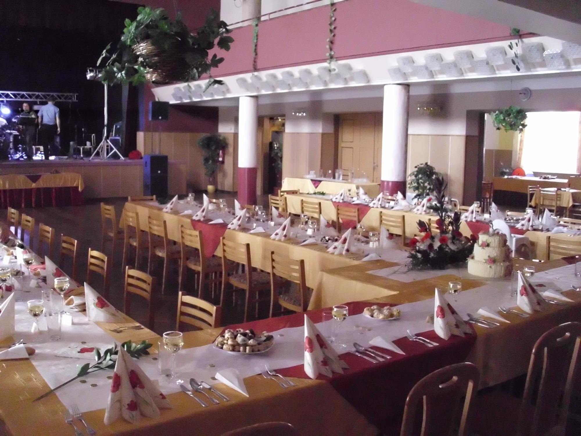 Hotel Morava Jevicko Exterior foto